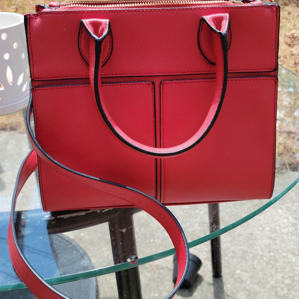 Red purse - Picture 2 of 2